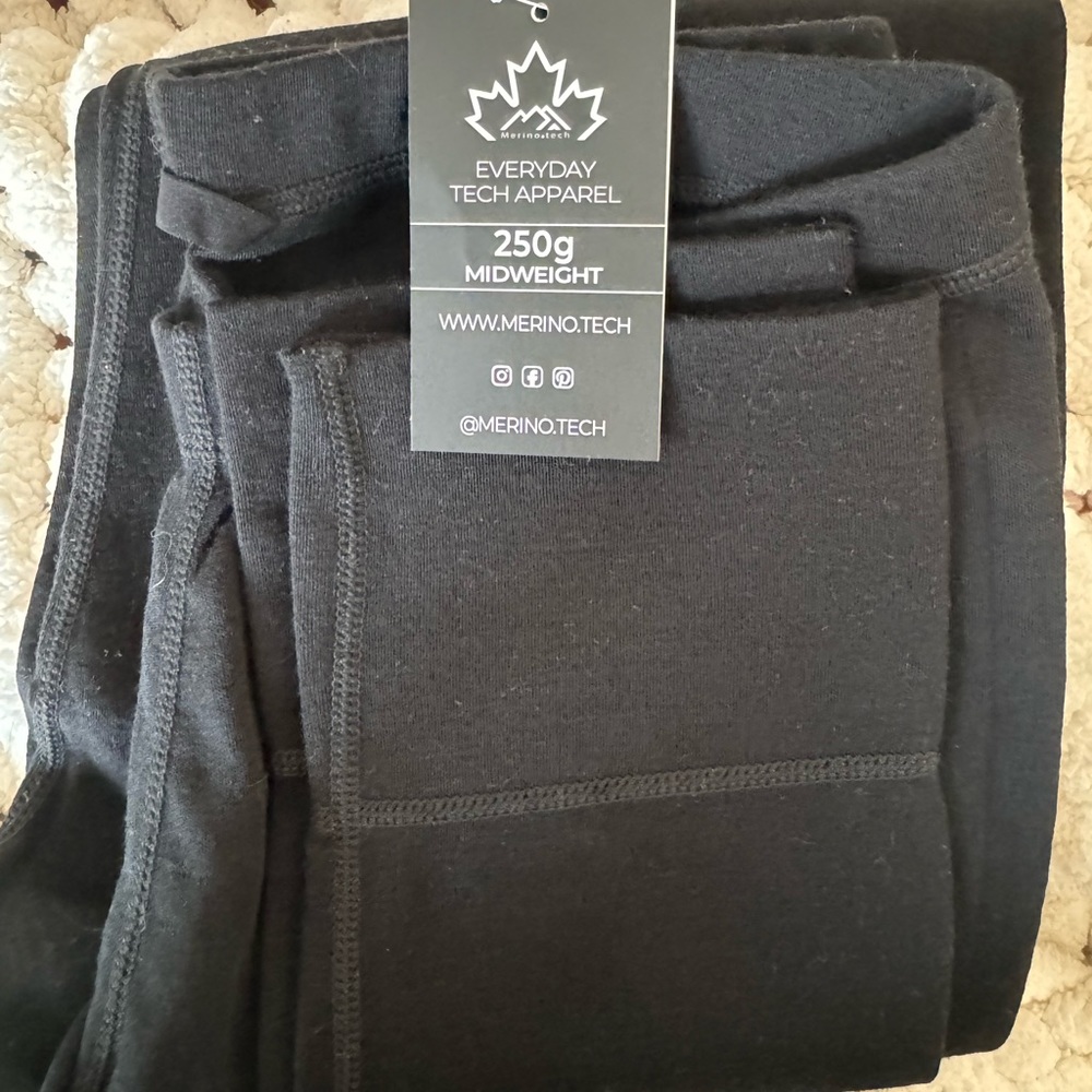 Merino Tech, 100% super fine merino wool,  medium, black, BASE LAYER